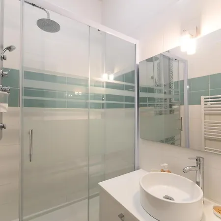 Daumier - New 2 Bdrs Flat Near La Seine Апартаменты Париж