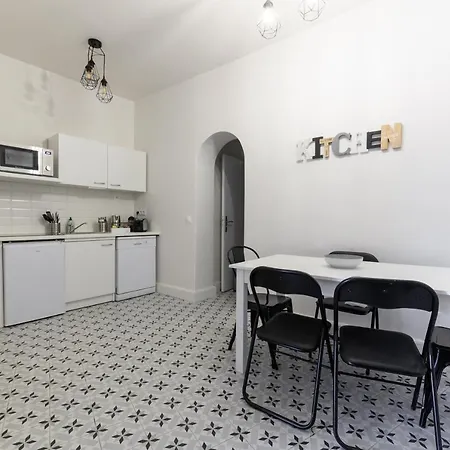Daumier - New 2 Bdrs Flat Near La Seine Апартаменты Париж