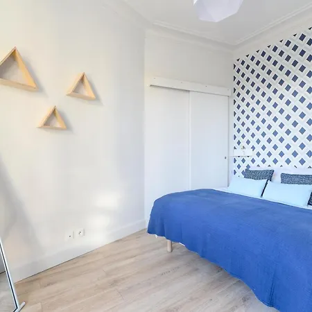 Daumier - New 2 Bdrs Flat Near La Seine Апартаменты Париж