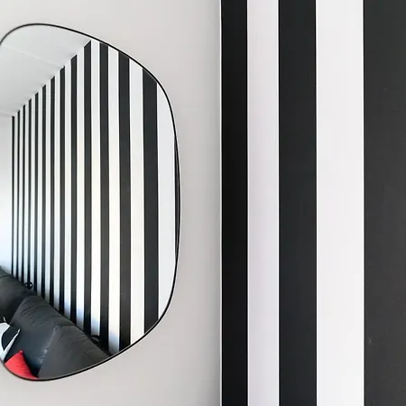 Daumier - New 2 Bdrs Flat Near La Seine * パリ